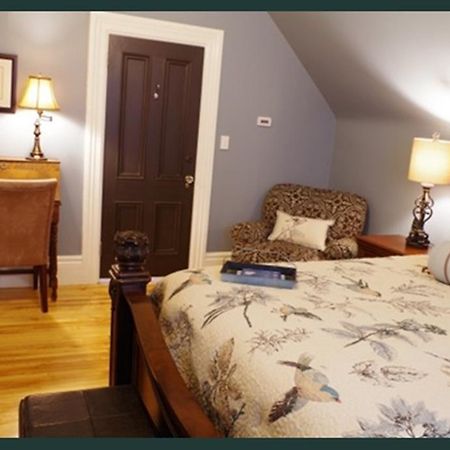 Quartermain House Bed & Breakfast Fredericton Esterno foto